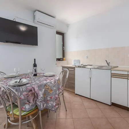Mattea Apartments Poreč